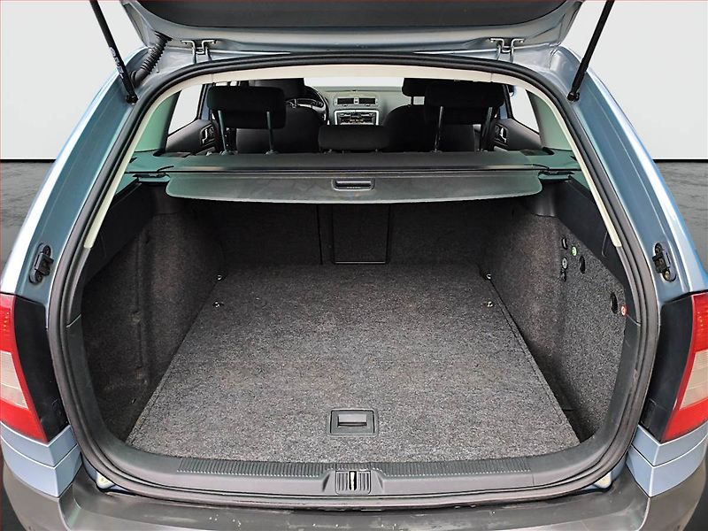 Škoda Octavia (2010) Scout 1.8 TSI, 4X4 - fotka 13 z 16
