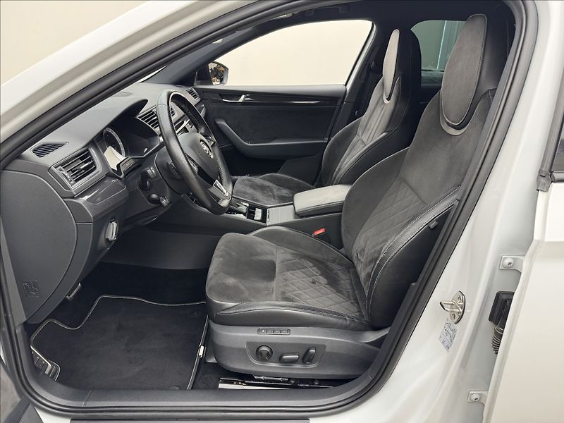 Škoda Superb 2,0 SPORTLINE 4X4 DSG 350HPAPR - fotka 44 z 55