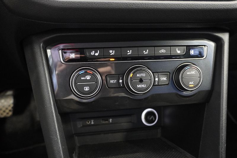 Volkswagen Tiguan (2016) 2.0TDi - 140 kW HIGHLINE 4x4 - fotka 21 z 31