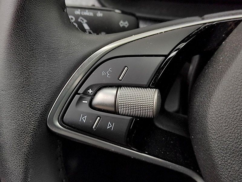 Škoda Kamiq (2025) Selection 1,0 tsi 81 Kw - fotka 28 z 35