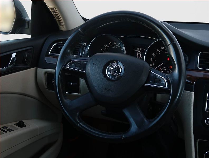 Škoda Superb (2014) 2.0 TDI, Automat, Navi, Xenony - fotka 20 z 20