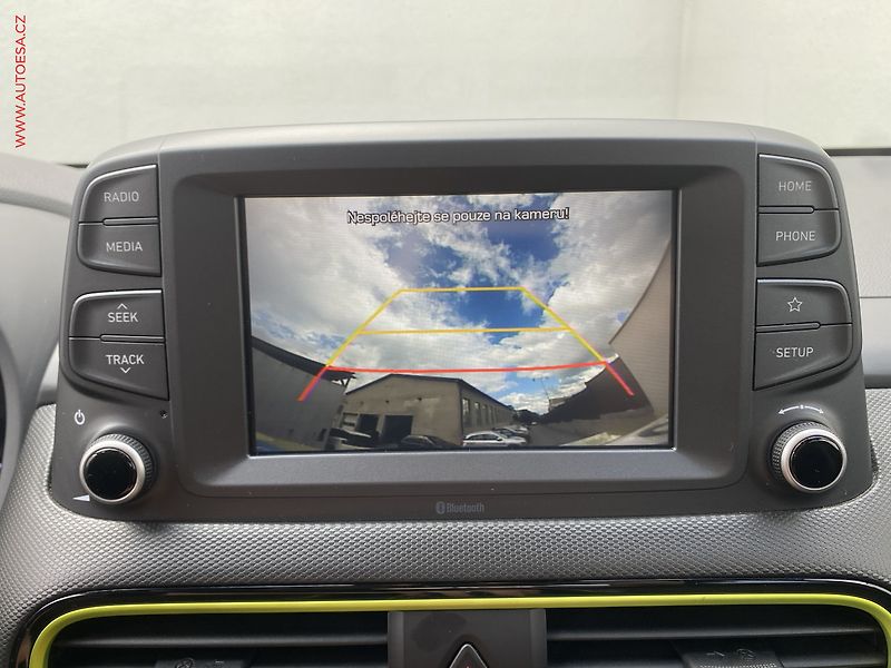 Hyundai Kona (2019) 1.6 T-GDI 4x4, 2.maj,ČR, AT - fotka 16 z 17