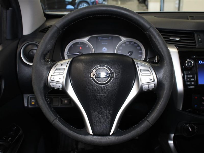 Nissan Navara 2,3 dCi 140kW AT Tekna 1.maj. - fotka 9 z 27