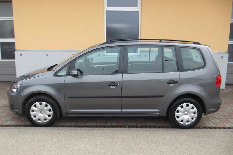 Volkswagen Touran 1.6 TDI AUT. KLIMA TAŽNÉ - fotka 6 z 26