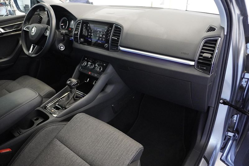 Škoda Karoq 1,5 TSI STYLE AUT. - fotka 25 z 27
