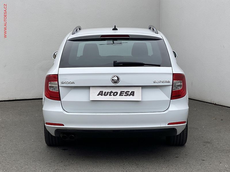 Škoda Superb (2015) 2.0 TDi, Ambition, DSG, navi - fotka 5 z 19