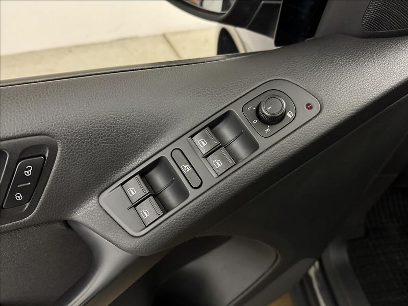 Volkswagen Tiguan 2,0 110kW 4X4 NAVI SERVIS TZ - fotka 32 z 41