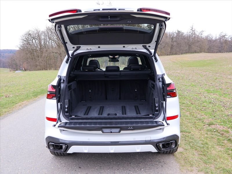 BMW X5 3,0 xDrive40d 259kW Mpacket - fotka 9 z 45