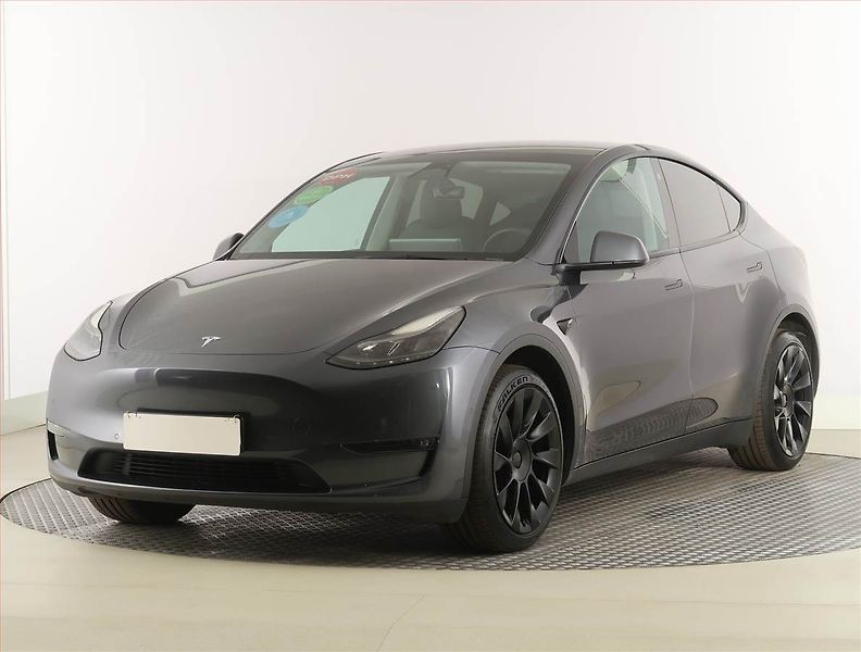 Tesla Model Y (2022) Long Range AWD 79kWh, SoH 89% - fotka 2 z 33