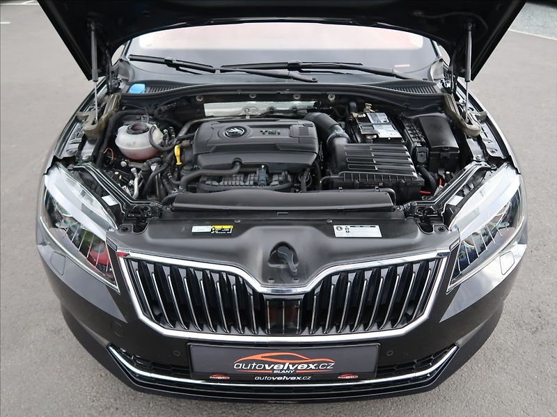 Škoda Superb 2,0 TSi,200kW,NovéČR,L&K,4x4 - fotka 24 z 32