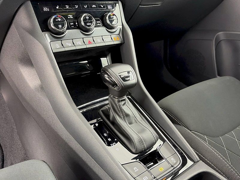 Škoda Karoq (2026) DSG 2.0TDI 110kW 4x4 SportLine - fotka 23 z 36