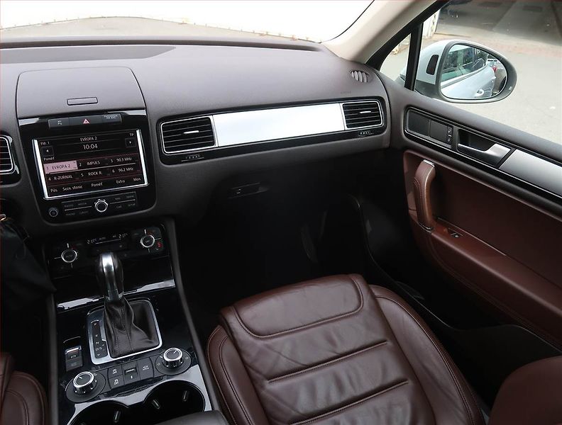 Volkswagen Touareg (2013) 3.0 TDI, 4X4, Automat - fotka 8 z 23
