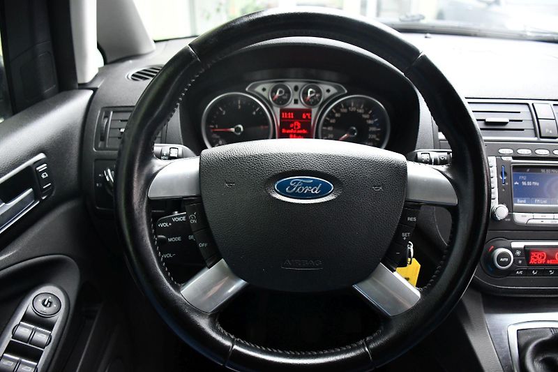 Ford Grand C-MAX 2.0TDCi TITANIUM TAŽNÉ - fotka 23 z 28