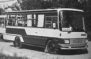Dobová fotografie autobusu.