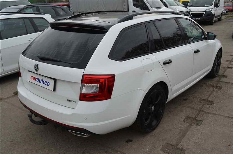 Škoda Octavia (2014) COMBI III. 2,0 TDI RS DSG - fotka 4 z 24