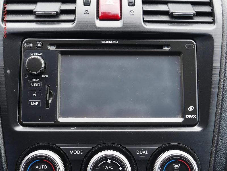 Subaru XV (2015) 2.0 i 4x4, Klima - fotka 12 z 18
