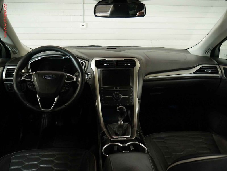 Ford Mondeo (2016) 2.0 TDCi, LED, navi, kůže - fotka 8 z 22