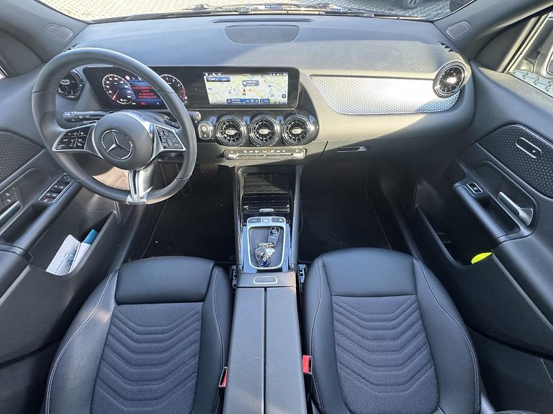 Mercedes-Benz GLA (2024) GLA 200 Aut.LED NAVI KAMERA - fotka 8 z 20