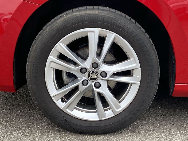 Škoda Fabia (2024) 1.0 TSI Top Selection - fotka 30 z 34