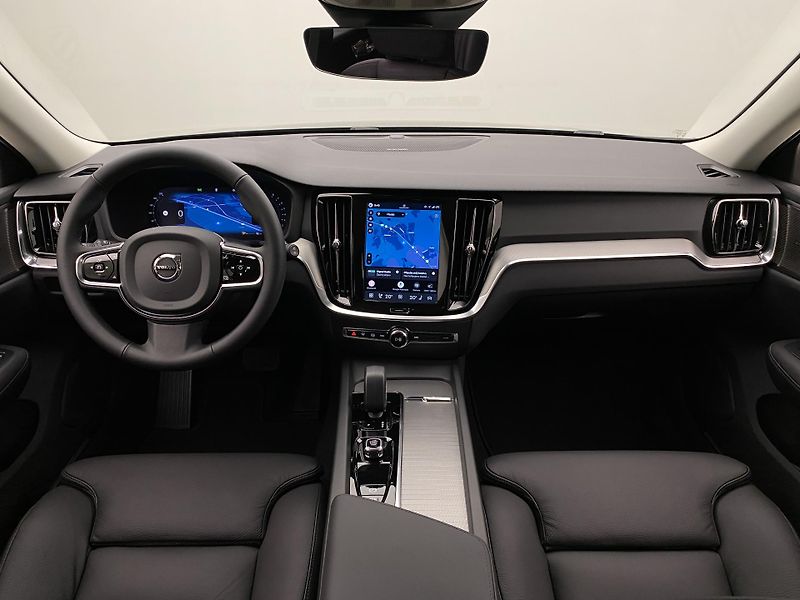 Volvo V60 (2026) B4 AUT BRIGHT PLUS - fotka 2 z 61