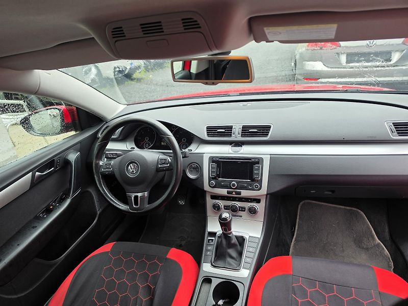 Volkswagen Passat 1.6 TDI Led Tz Navigace  - fotka 19 z 20