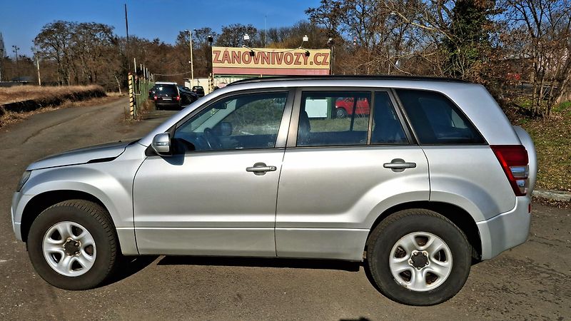 Suzuki Grand Vitara 2.0  4x4 servisní historie - fotka 1 z 46
