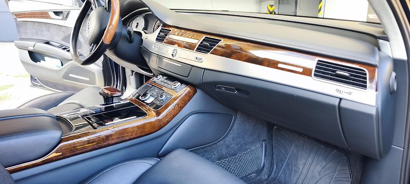 Audi A8 (2013) Audi A8, Audi A8L 4.2 V8, LONG - fotka 51 z 65
