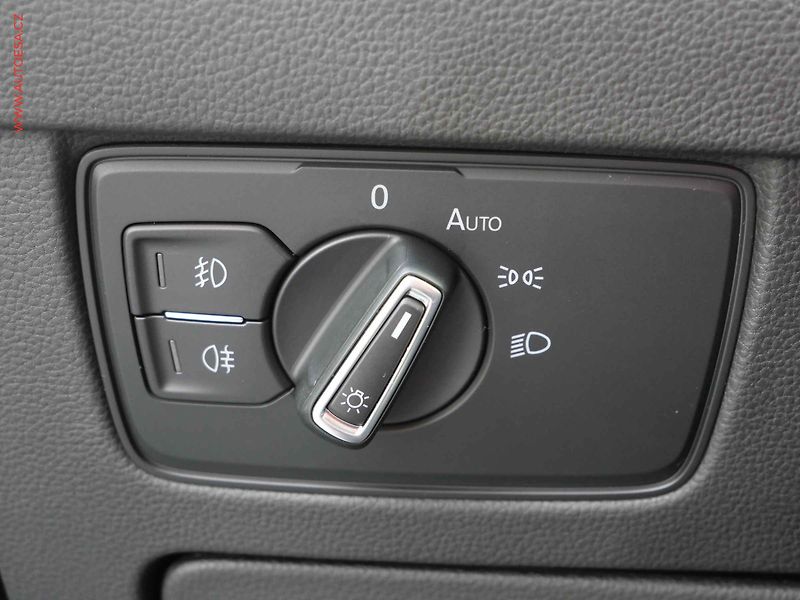 Volkswagen Passat (2021) 2.0 TDi, R-Line, DSG, TZ, - fotka 13 z 27