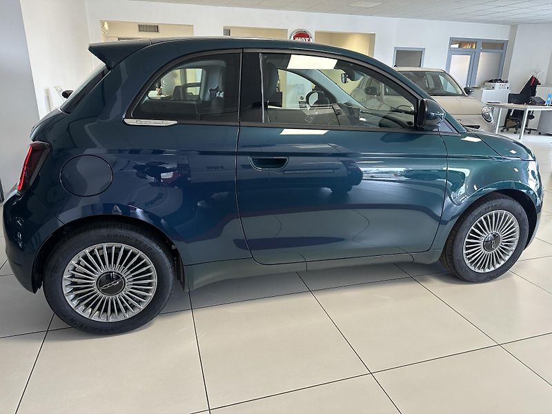 Fiat 500 (2026) Torino 1,0 MT6 - fotka 8 z 19