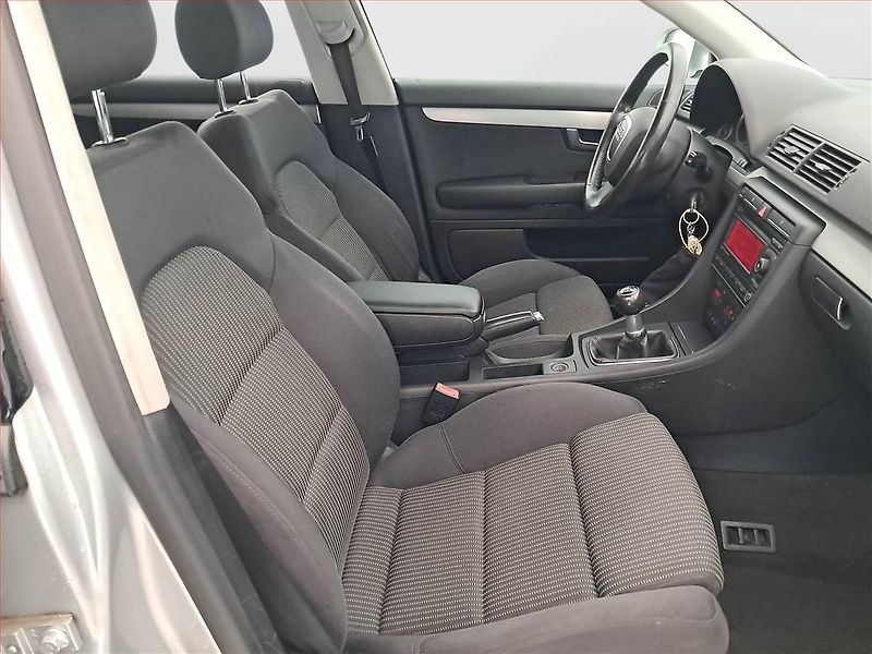 Audi A4 (2006) 2.0 TDI, nová STK - fotka 9 z 17