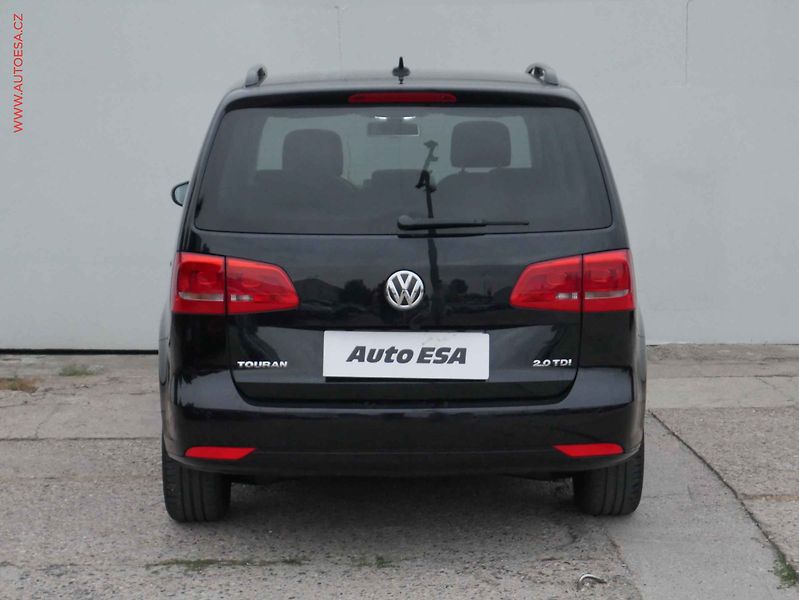 Volkswagen Touran (2014) 2.0TDi, DSG, park.asist - fotka 5 z 16