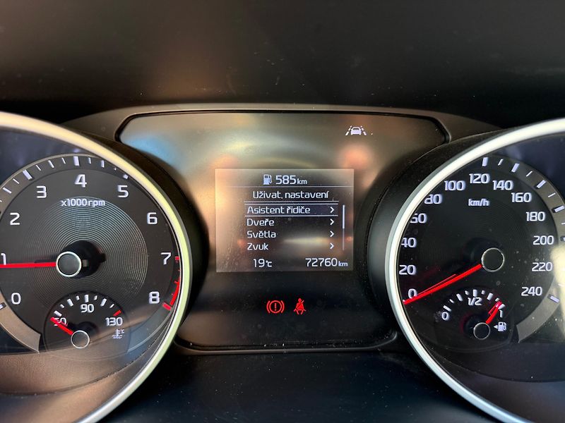 Kia Ceed 1.4 CVVT Comfort - fotka 7 z 10