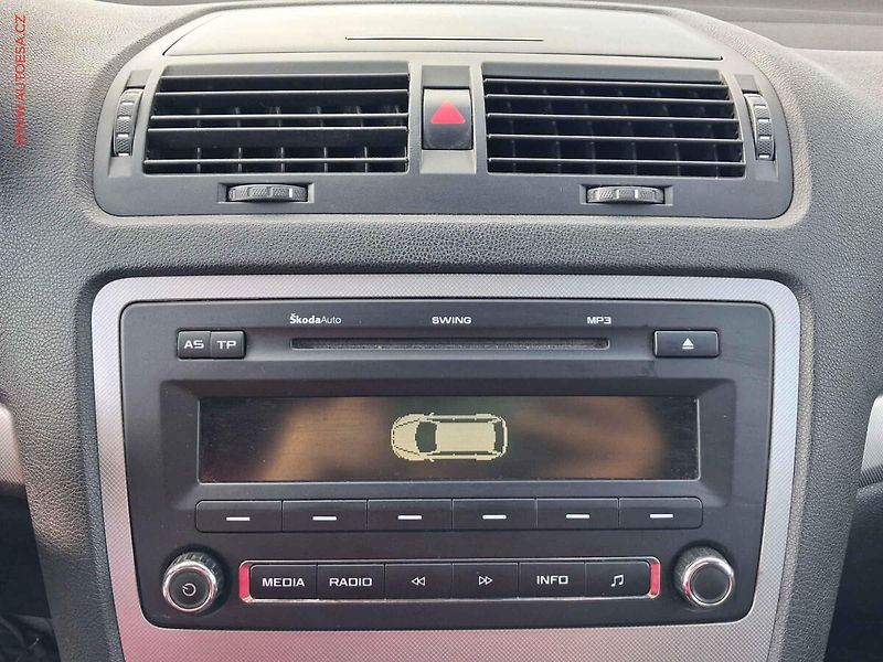 Škoda Octavia (2012) 2.0 TDi, ČR, AC, park.čidla - fotka 14 z 20