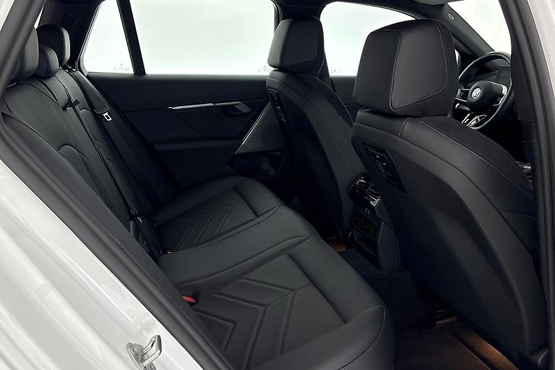 BMW Řada 5 540d xDrive Touring - fotka 12 z 24