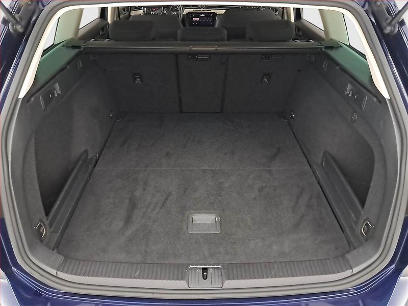 Volkswagen Passat (2018) 2.0 TDI, Automat, Navi - fotka 14 z 20