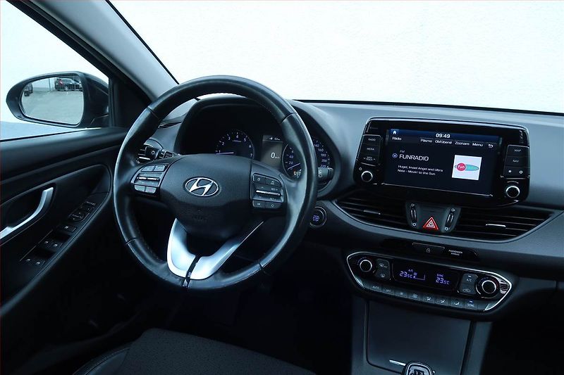 Hyundai i30 (2018) Style 1.4 T-GDI, Serv.kniha - fotka 7 z 24