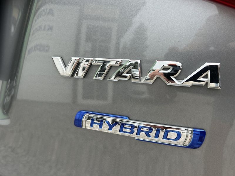 Suzuki Vitara (2022) 1.4 i 95 KW hybrid  - fotka 16 z 28