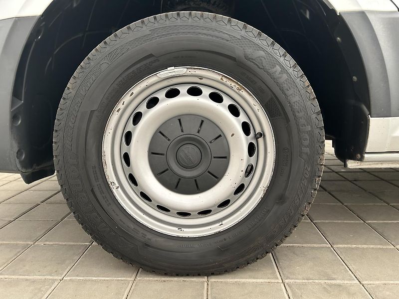 Volkswagen Crafter 2.0 TDI L2H2 - fotka 9 z 29