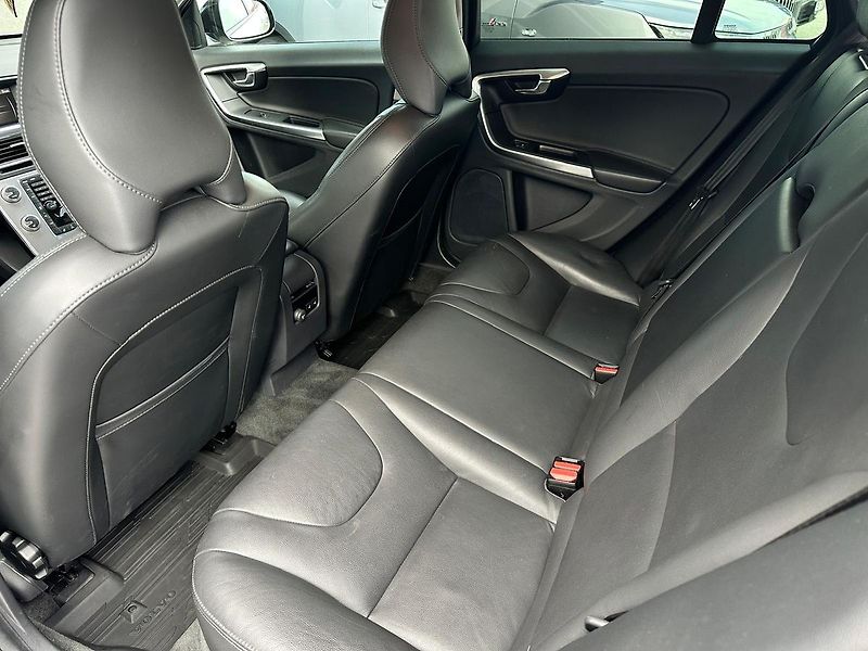 Volvo V60 D4 AWD Cross Country TZ DPH - fotka 8 z 18