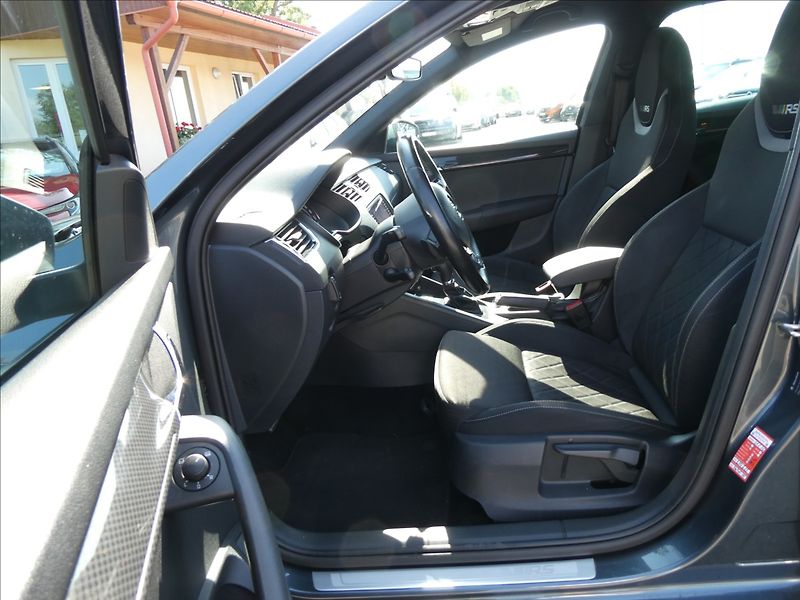 Škoda Octavia 2,0 TDi 135kW RS DSG, serviska - fotka 21 z 49