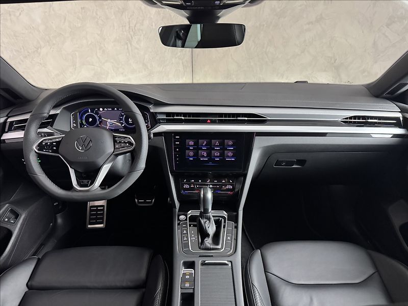 Volkswagen Arteon Shooting Brake 1,4 TSi  DSG eHybrid R-line 36 - fotka 19 z 48
