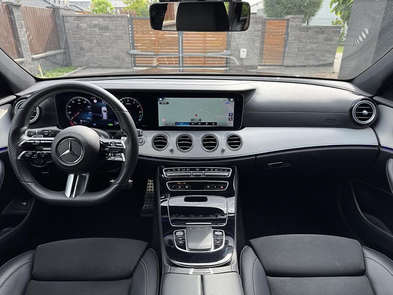 Mercedes-Benz Třídy E (2022) E 300de 4MATIC AMG Hybrid Tažn - fotka 15 z 28
