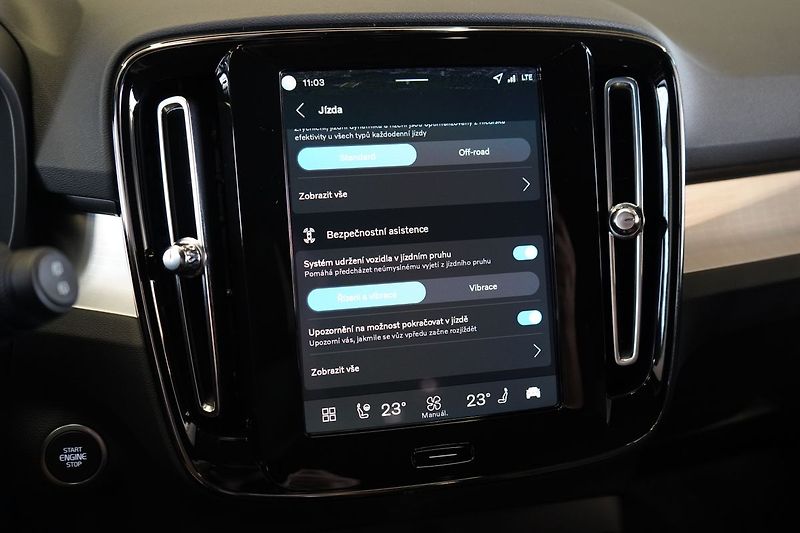 Volvo XC40 B4 PLUS Dark, 360°, LED Pixel - fotka 31 z 42