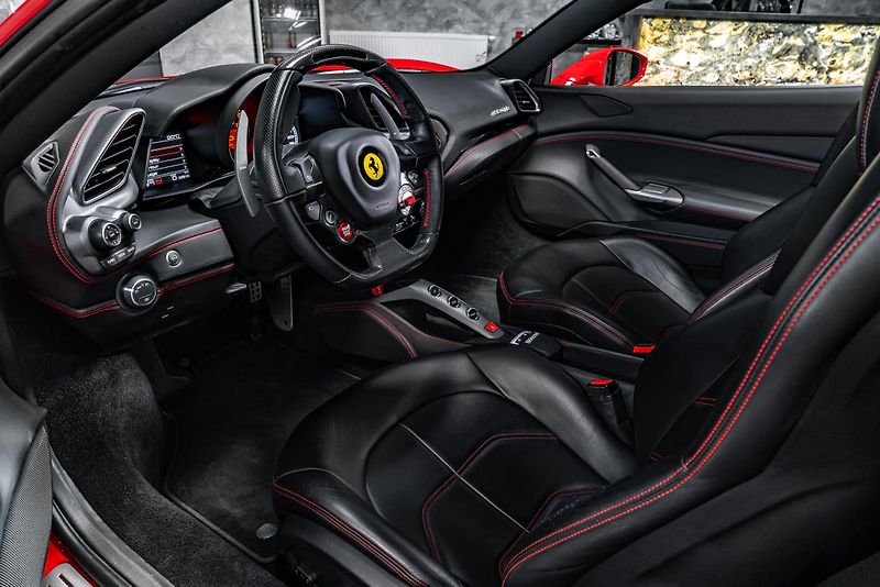 Ferrari 488 GTB NOVITEC/CARBON/LIFT/ZÁRUKA - fotka 12 z 20