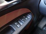 Volkswagen Touran (2008) Cross 2.0 TDI, Eko.zaplacen - náhled 15