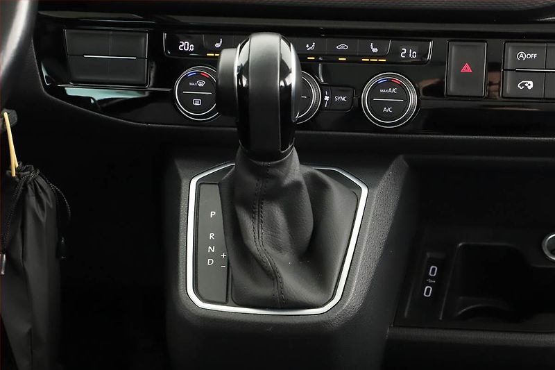 Volkswagen Multivan (2021) Highline 2.0 TDI 4Motion, ČR - fotka 14 z 20