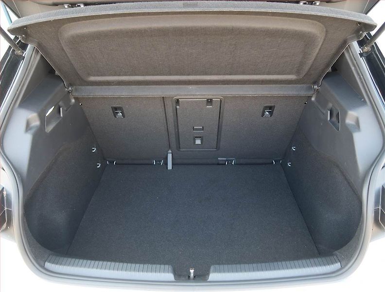 Volkswagen ID.3 (2021) Pro Perf. (62 kWh), SoH 92% - fotka 14 z 22