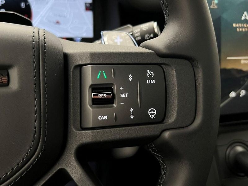 Land Rover Defender (2026) 110 P635 OCTA BLACK AWD AUT - fotka 23 z 63