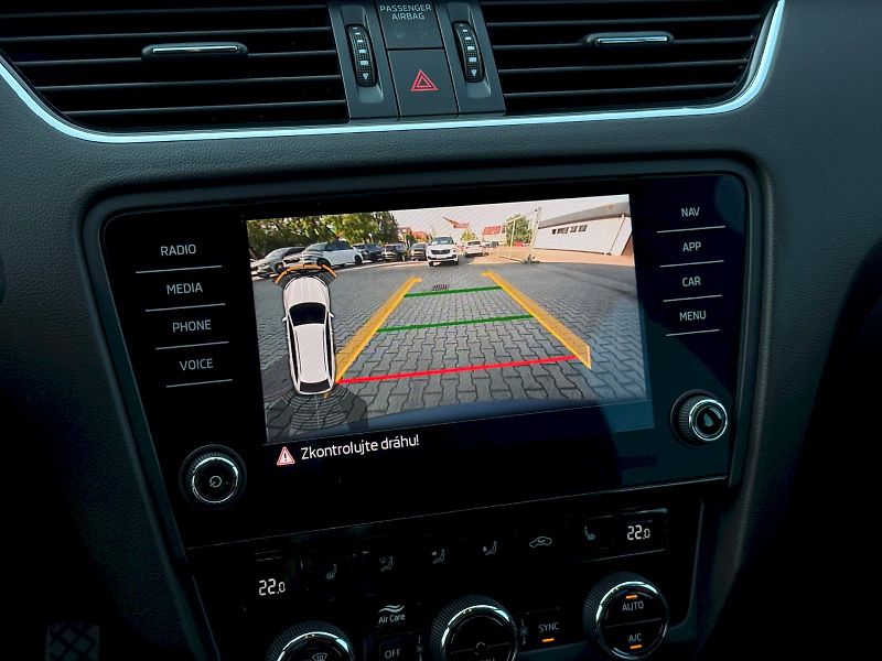 Škoda Octavia (2018) Combi 1.4 TSI 110 kW L&K - fotka 14 z 21