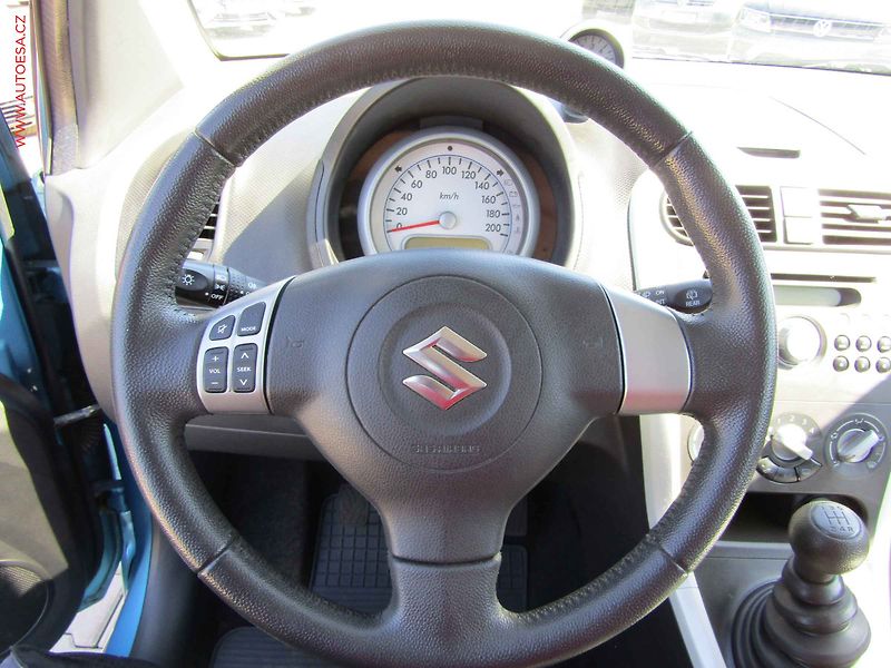 Suzuki Splash (2014) 1.0 i, ČR, AC - fotka 13 z 17